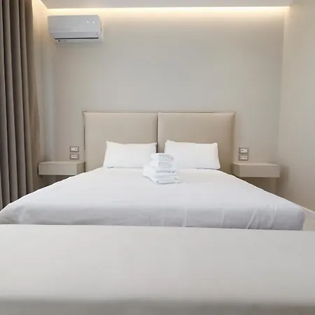 Christianna Free Parking 3* Vlorë