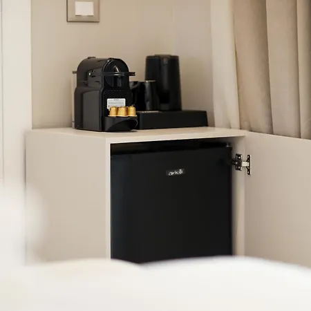 Christianna Free Parking Vlorë