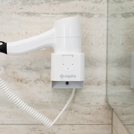 Christianna Free Parking Vlorë