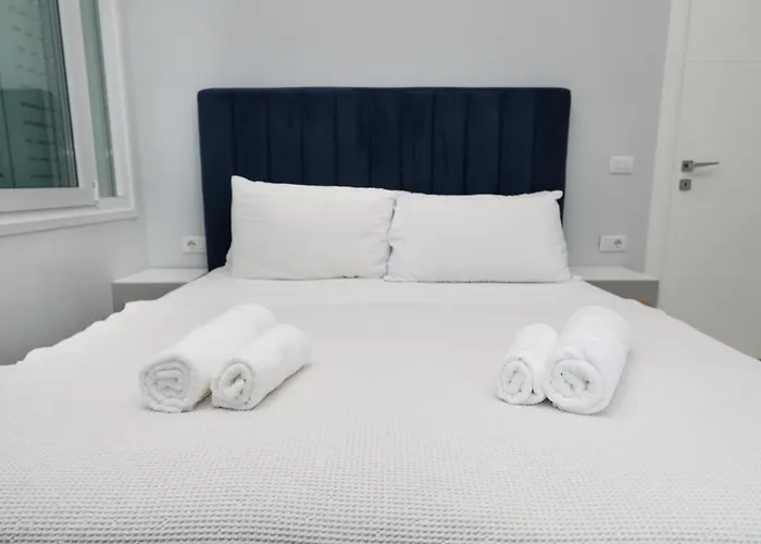 Christianna Free Parking 3* Vlorë