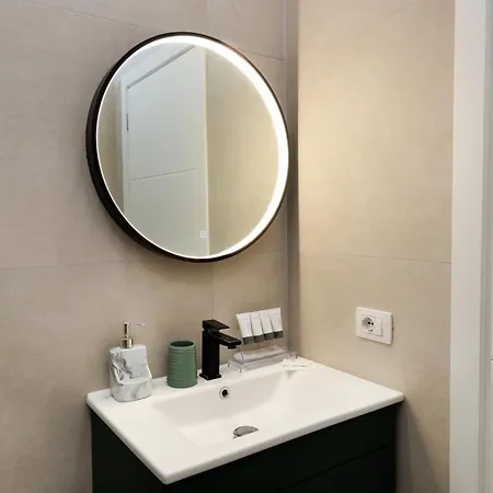 Christianna Free Parking Vlora