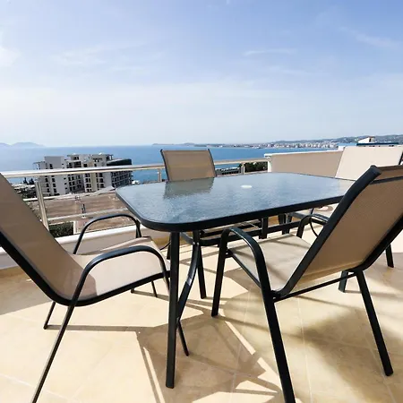 Christianna Free Parking Apartahotel 3*