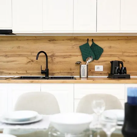 Christianna Free Parking Apartmanhotel