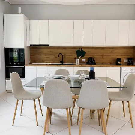 Christianna Free Parking 3*