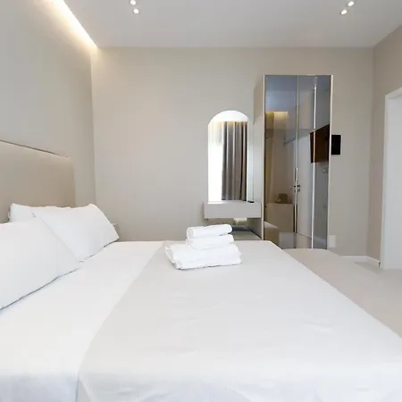 Christianna Free Parking 3* Vlorë