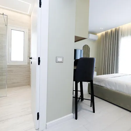 Christianna Free Parking Apartmanhotel Vlora