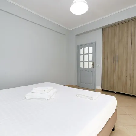 Christianna Free Parking 3*