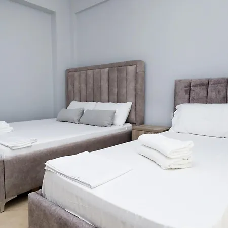 Christianna Free Parking Apartmanhotel Vlora