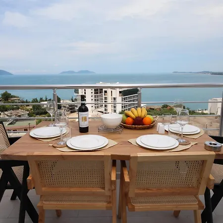 Christianna Free Parking Apartmanhotel Vlora