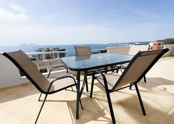 Christianna Free Parking Apartahotel 3*