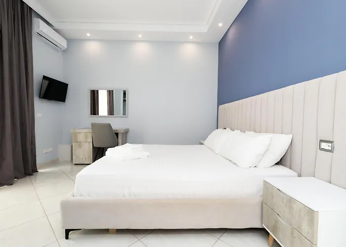 Christianna Free Parking Vlorë