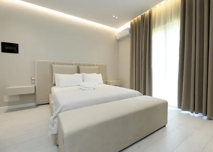 Christianna Free Parking 3* Vlorë