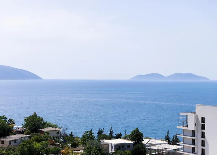 Christianna Free Parking 3* Vlorë