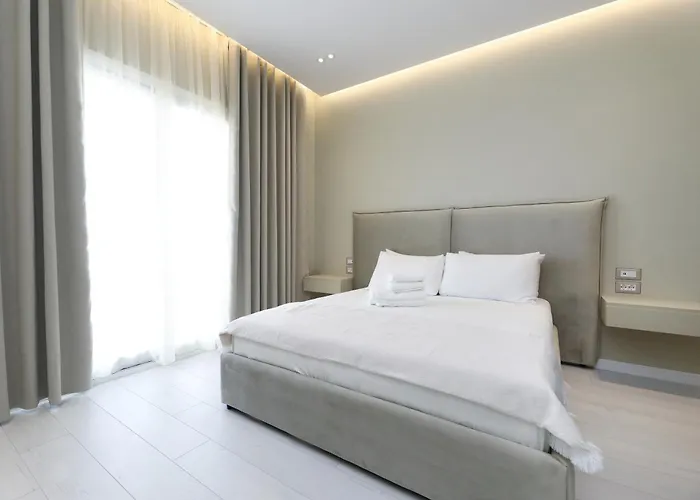 Christianna Free Parking Vlorë