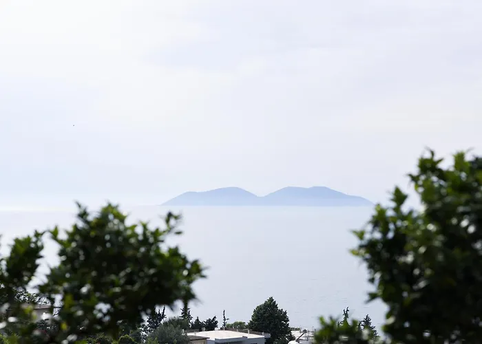 Christianna Free Parking Vlorë